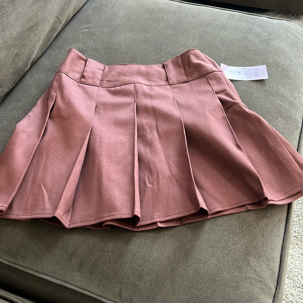 Wild fable pleated brown skirt. Never worn.